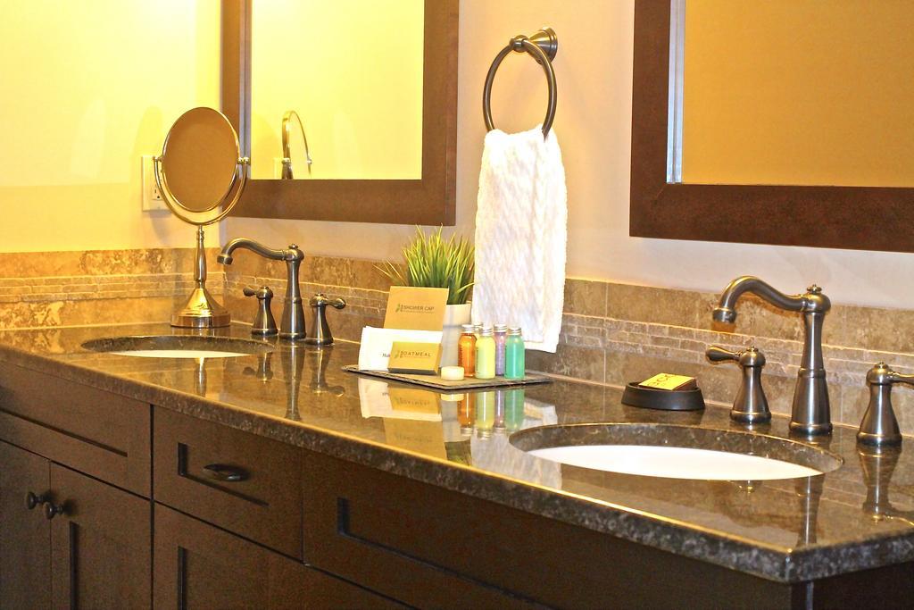 Luxury Canmore Vacations Extérieur photo